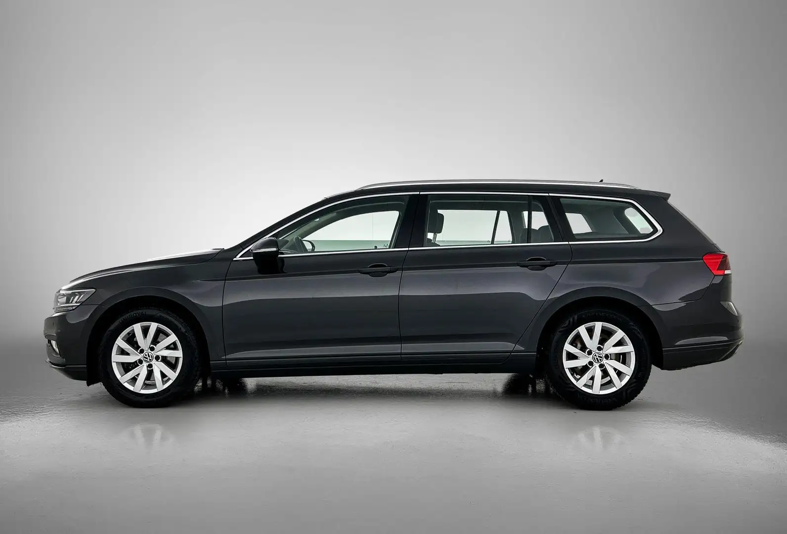 Volkswagen Passat Variant 1.5 TSI Business | Automaat | Navigatie | Apple ca Gris - 2
