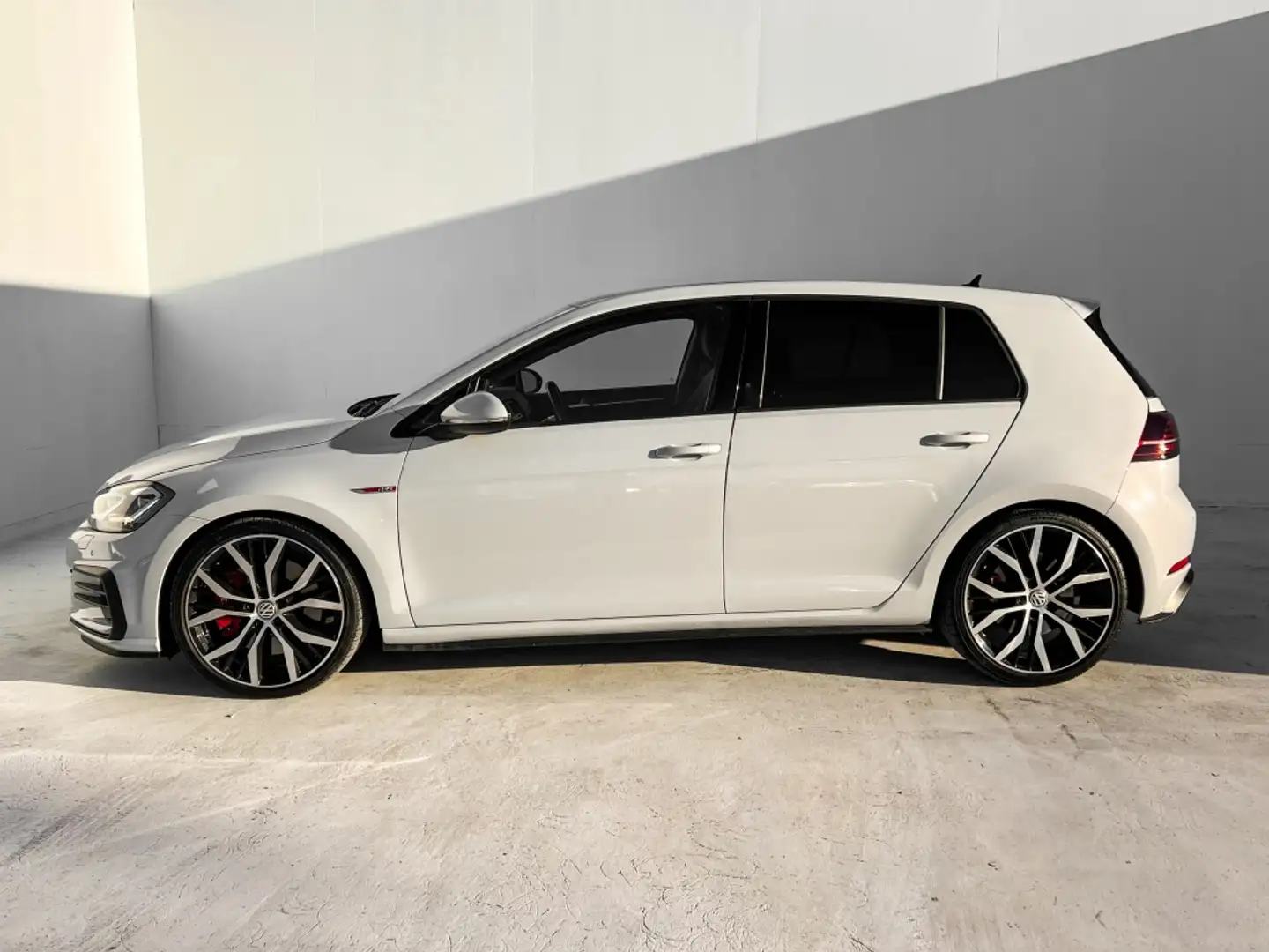 Volkswagen Golf GTI 2.0 TSI Performance DSG7 180kW Grijs - 2