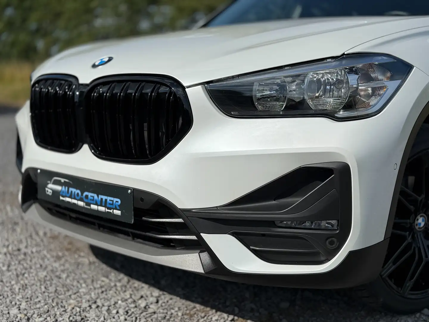 BMW X1 1.5iA nieuwe 19 inch inclusief  navi groot scherm White - 2