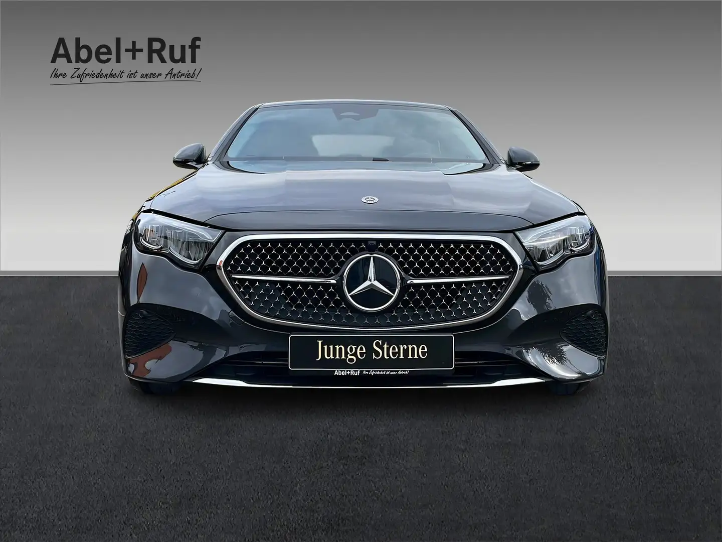 Mercedes-Benz E 220 d AVANTGARDE+LED+MBUX+DISTR+LrHz+DAB+AHK Gris - 2