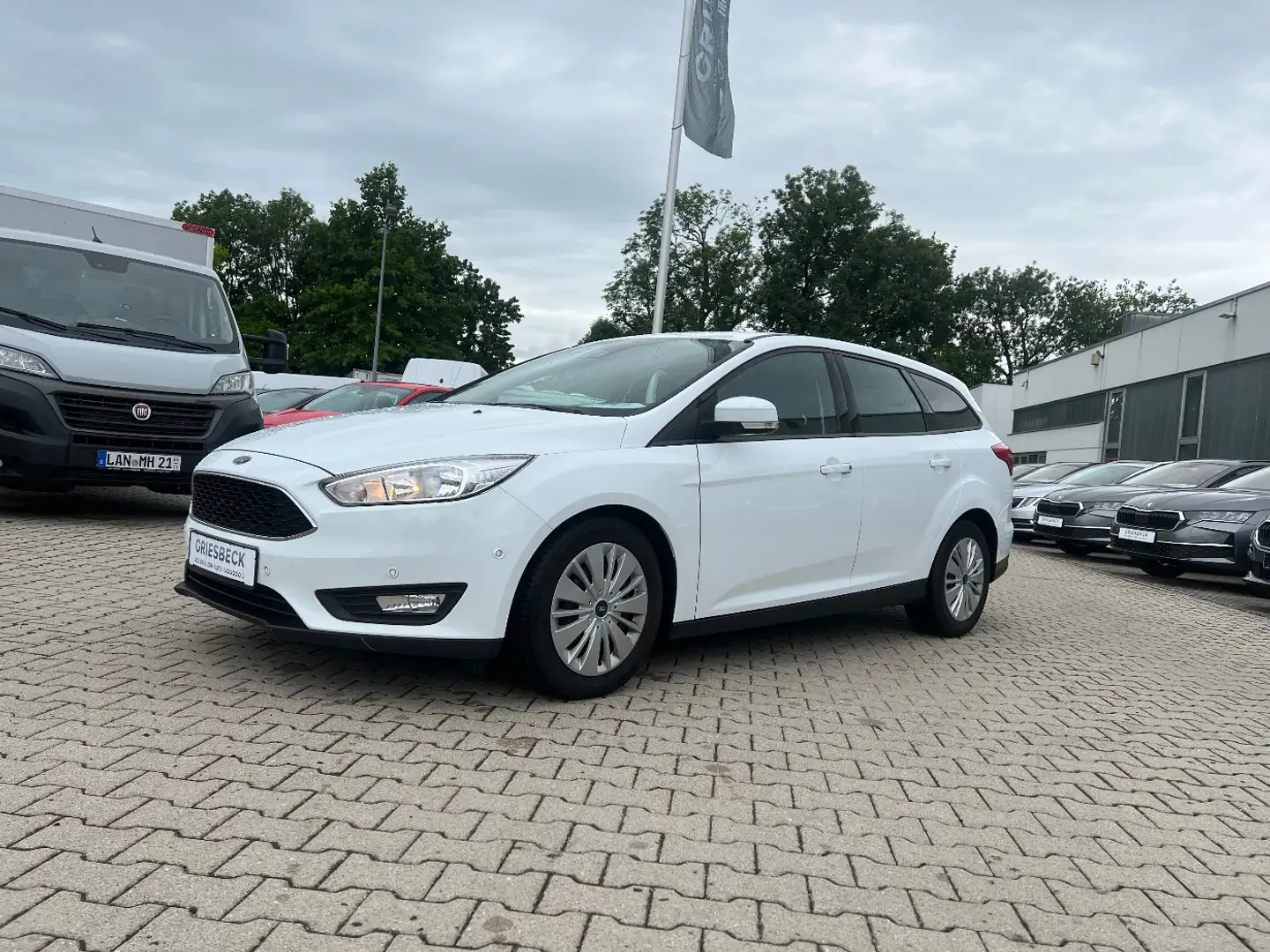 Ford Focus Turnier 2.0 TDCI Business *LED Navi Kamera Blanco - 1