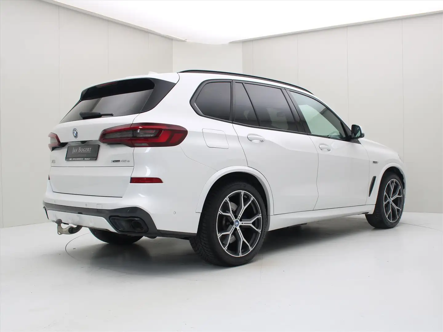 BMW X5 xDrive45e 394pk Automaat M Sport [ LUCHTVERING+TRE Wit - 2