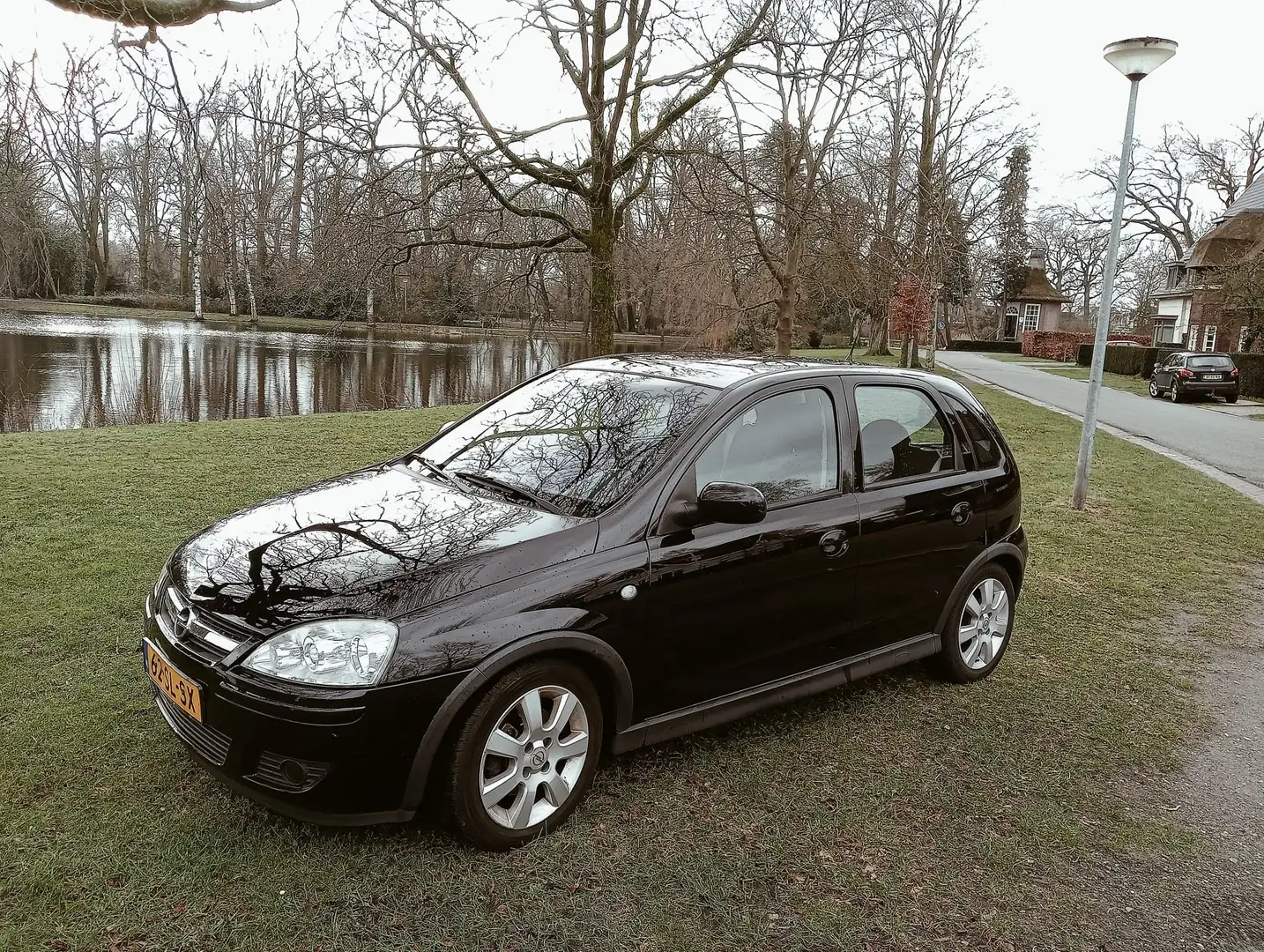 Opel Corsa 1.4-16V Silverline Black - 2