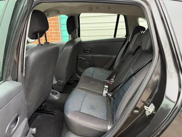 Renault Clio view 24