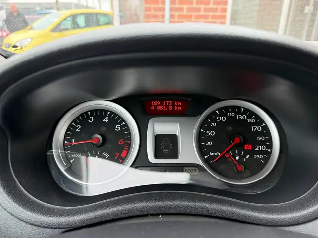 Renault Clio view 21