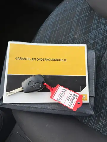 Renault Clio view 8