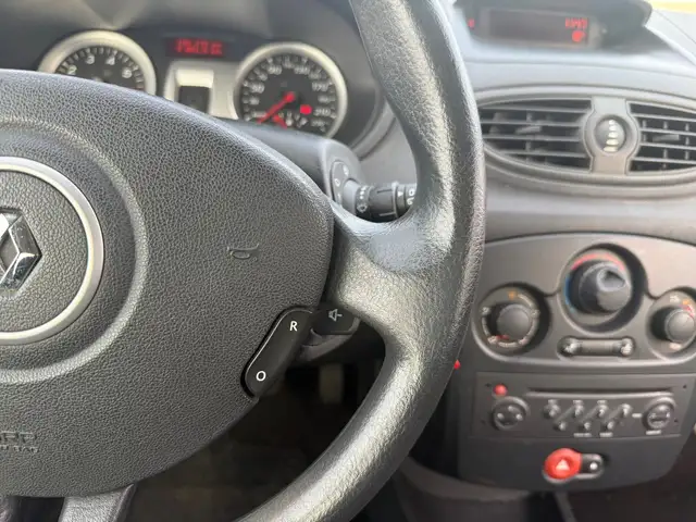 Renault Clio view 17