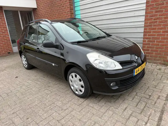 Renault Clio view 2