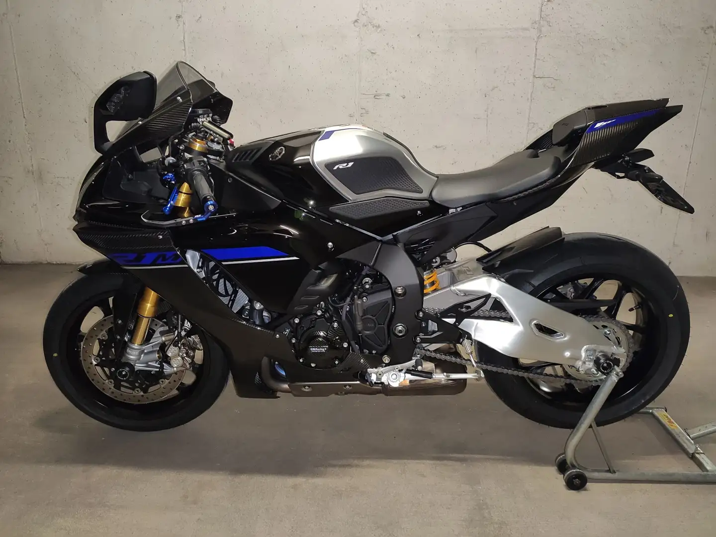 Yamaha YZF-R1 M Negru - 1
