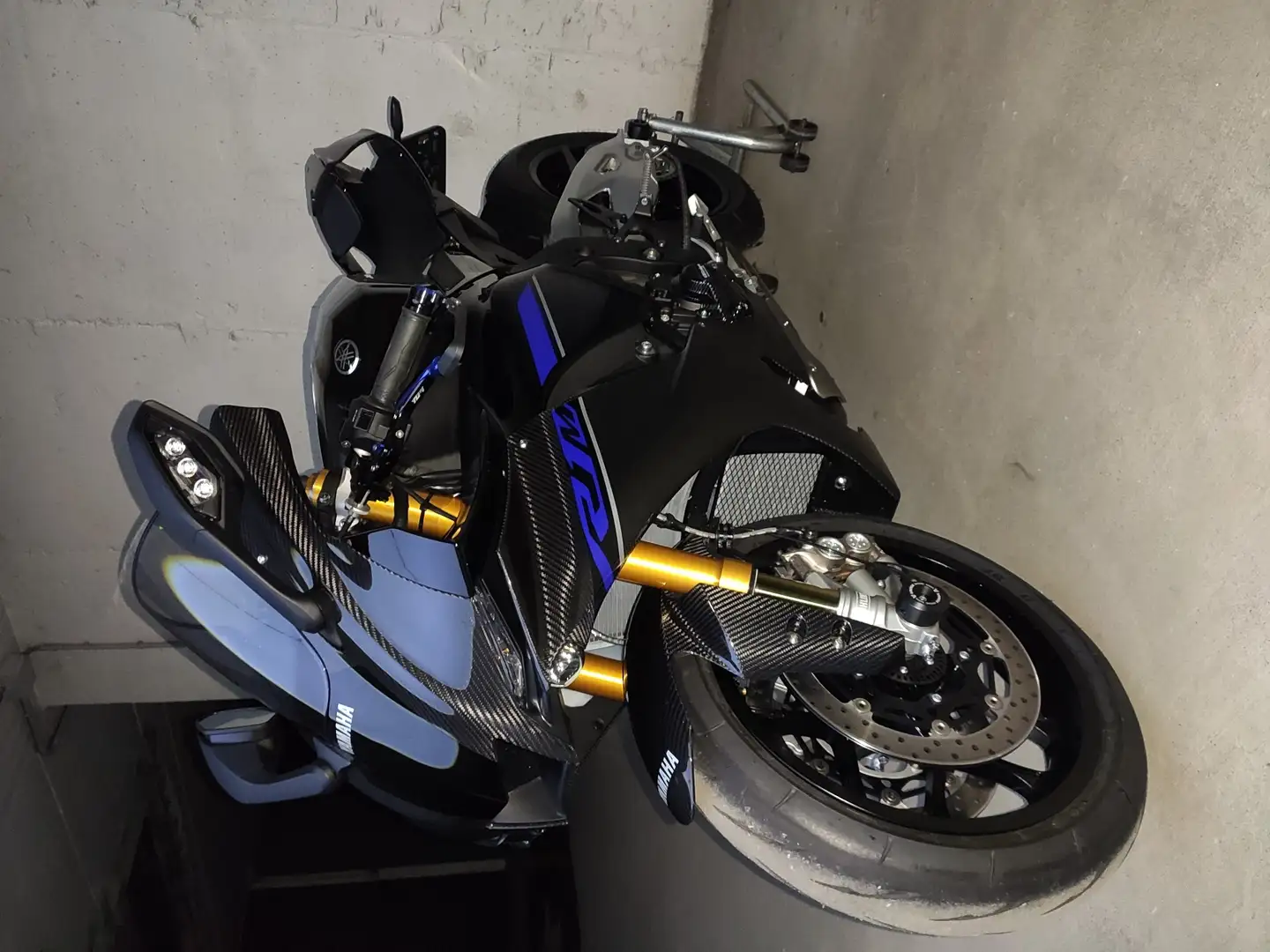 Yamaha YZF-R1 M Negru - 2