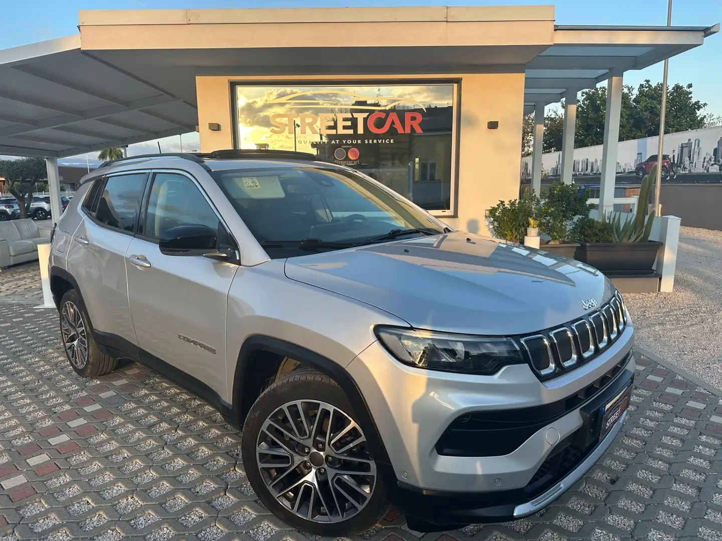 Jeep Compass Compass 1.6 Multijet II 2WD Limited Grau - 1