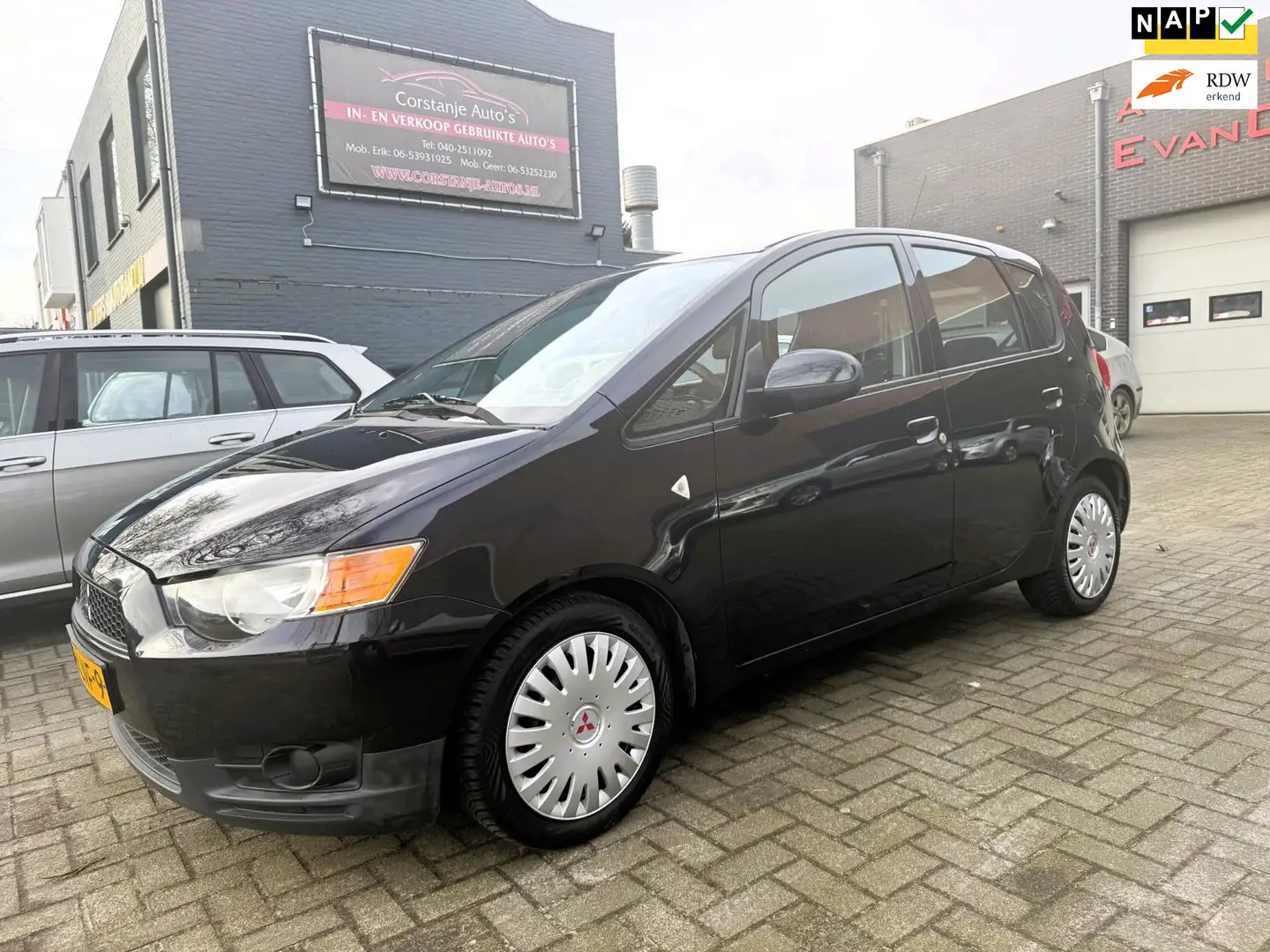 Mitsubishi Colt 1.1 Edition One Zwart - 1