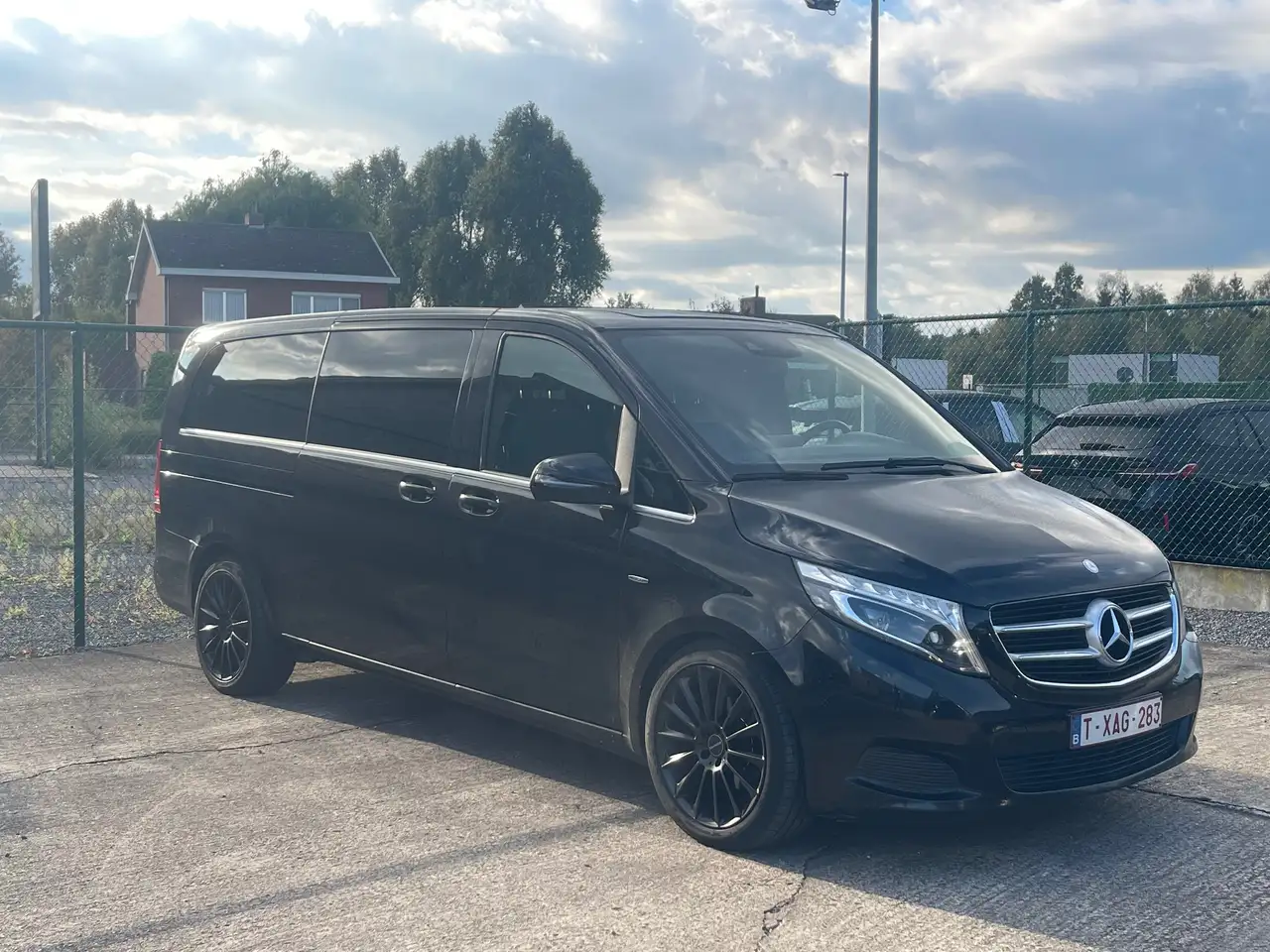 Mercedes-Benz V 220