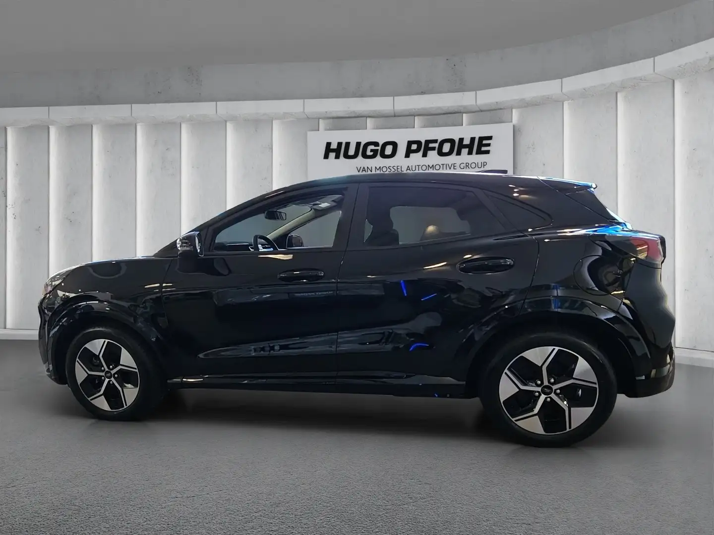 Ford Puma 43 kWh Sports Utility Vehicle. 124 kW. 5-türig. 2 Schwarz - 2