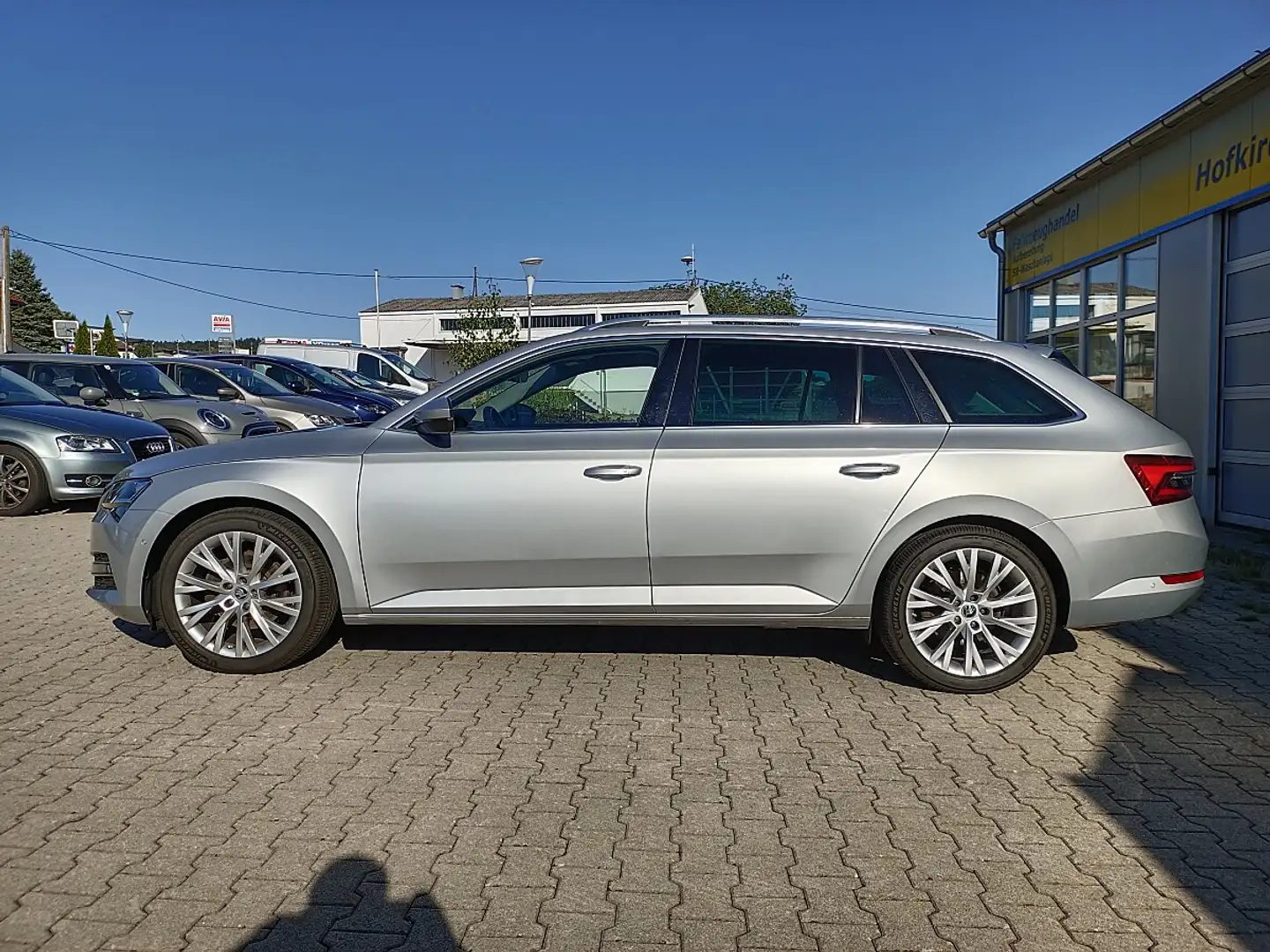Skoda Superb Kombi 2,0 TDI 4x4 Style DSG *Matrix-LED*WSS-h.*... Silber - 2