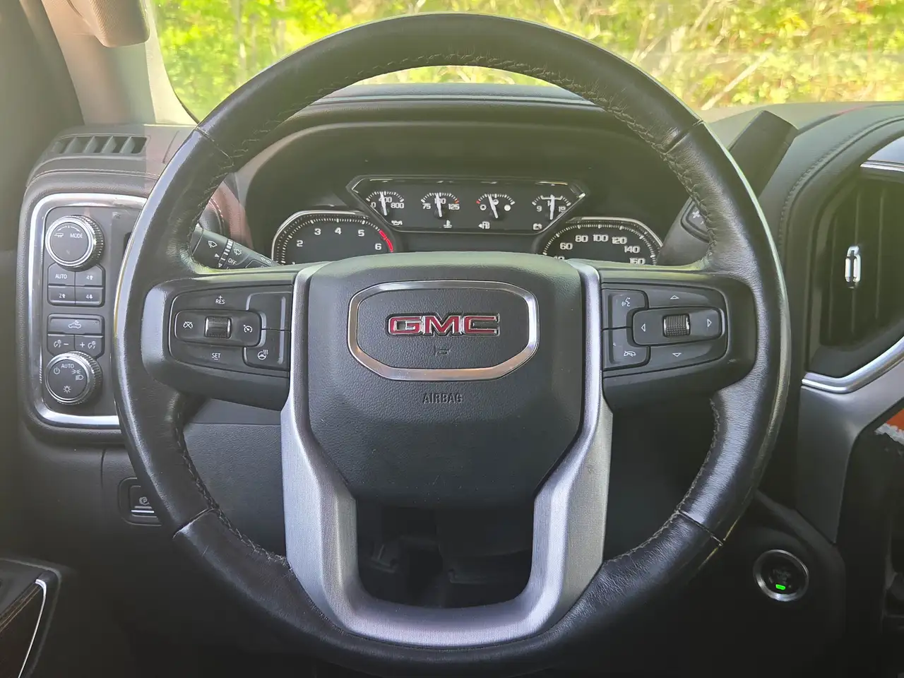 GMC Sierra 1500 снимка GMC Sierra 1500