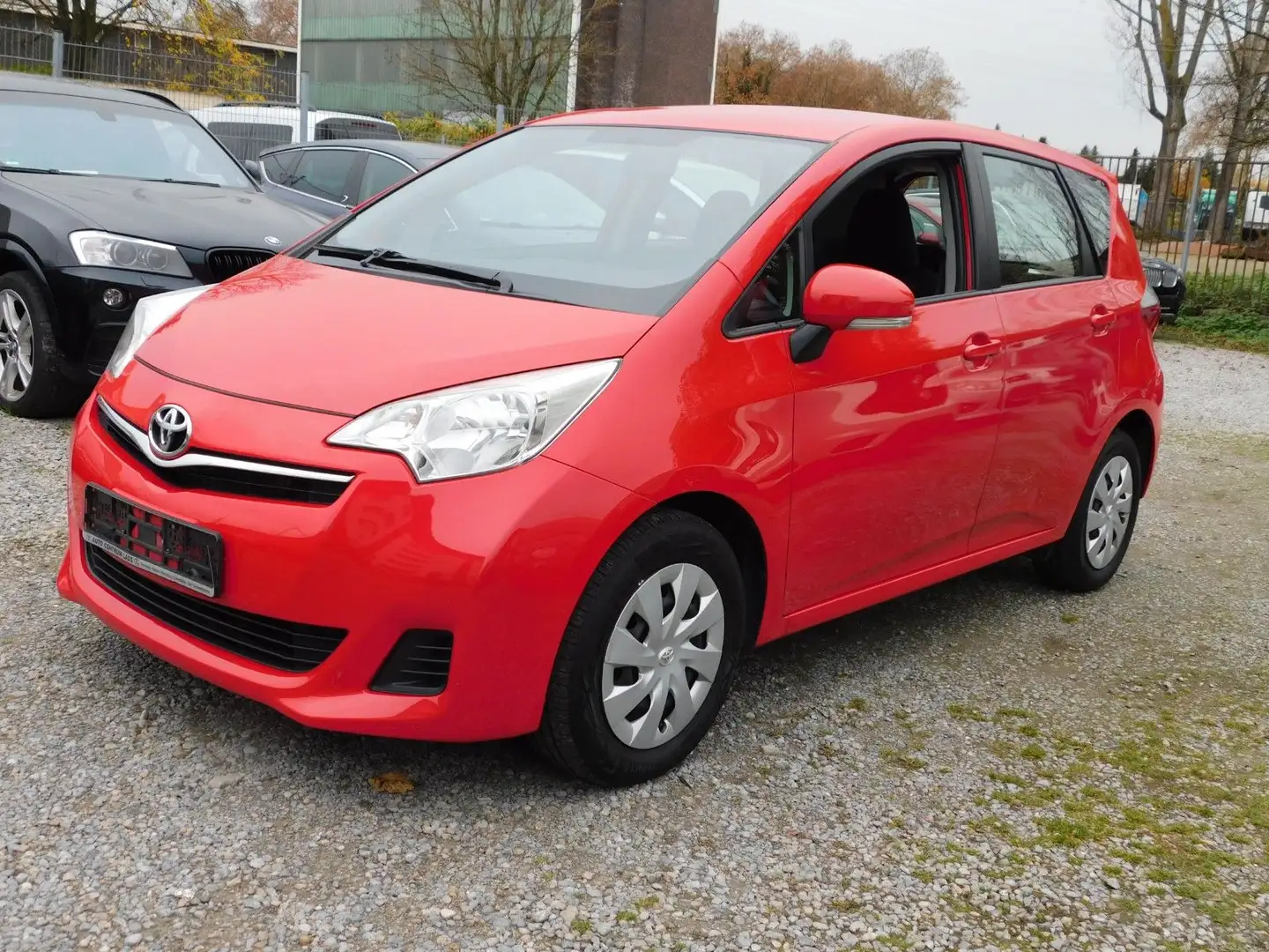 Toyota Verso-S Life Rot - 1