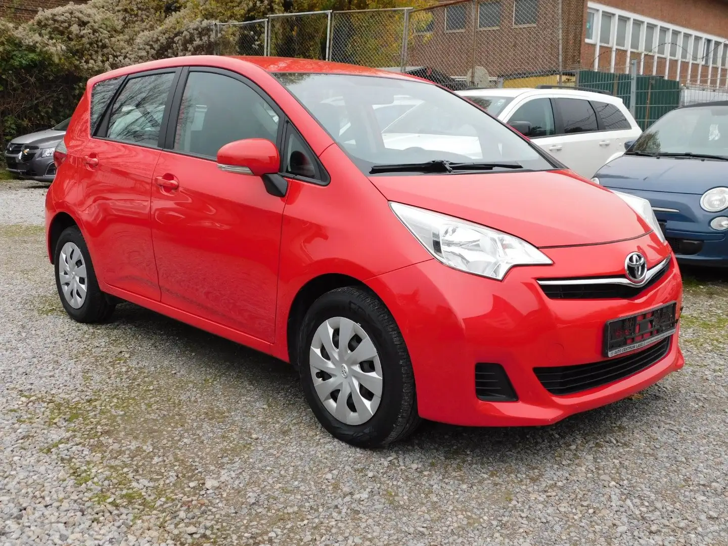 Toyota Verso-S Life Rot - 2