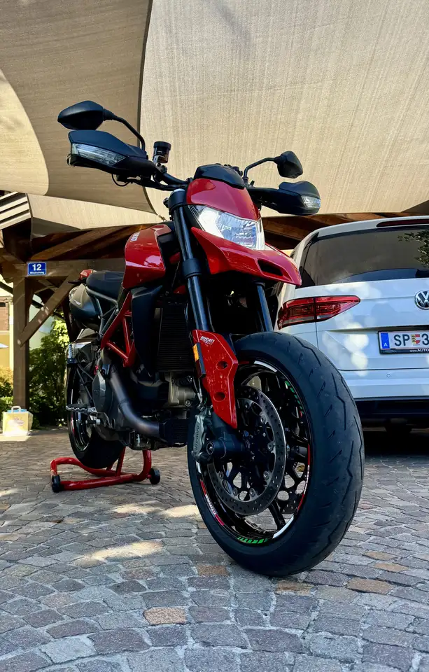 Ducati Hypermotard 950