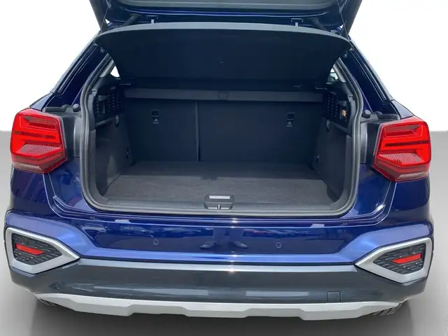 Audi Q2 view 12