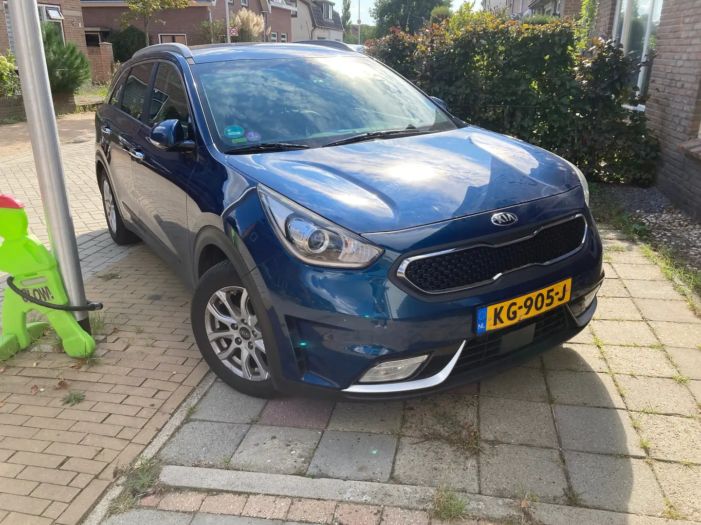 Kia Niro Niro 1.6 GDi H. Execut.L Albastru - 1