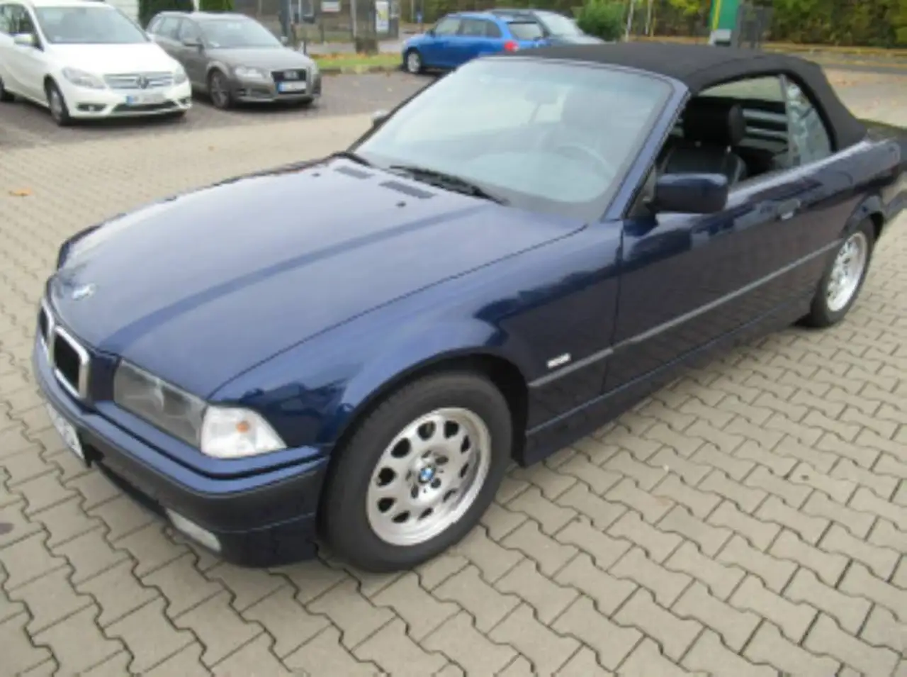BMW 318i Exclusiv Edition, foto 2