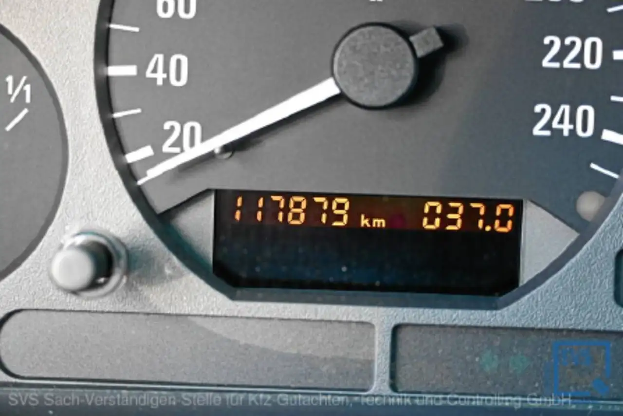 BMW 318i Exclusiv Edition, foto 8