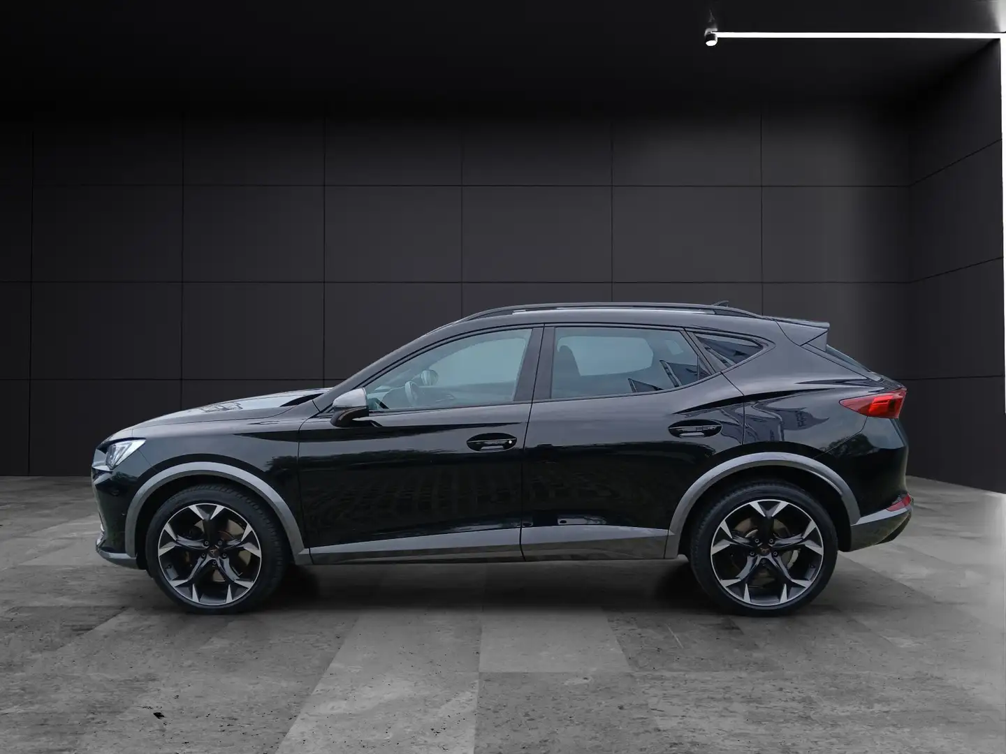 CUPRA Formentor 2.0 TSI VZ DSG LED RFK Navi SHZ ACC 19" Schwarz - 2