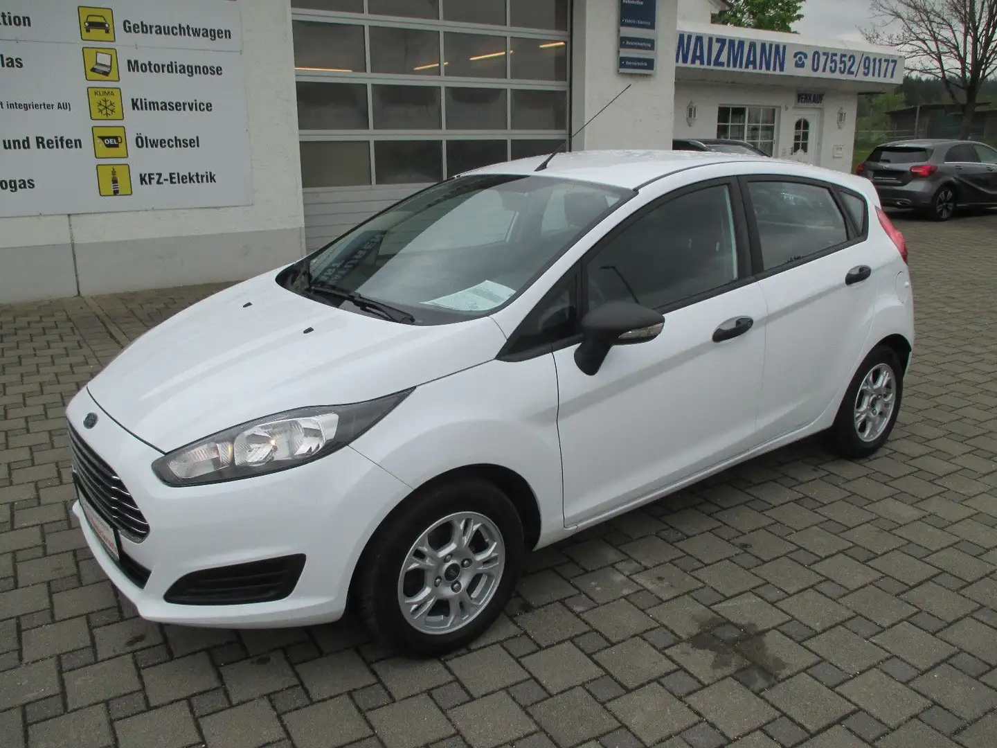 Ford Fiesta 1.25 Ambiente Weiß - 2