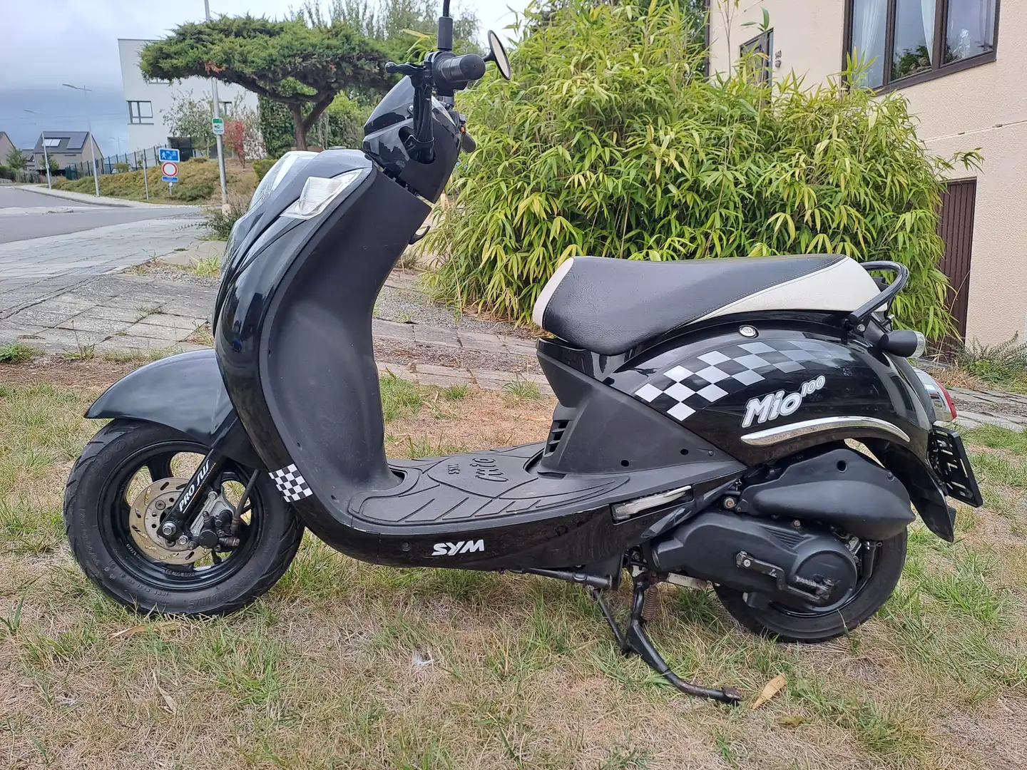 SYM Mio 100cc Zwart - 1
