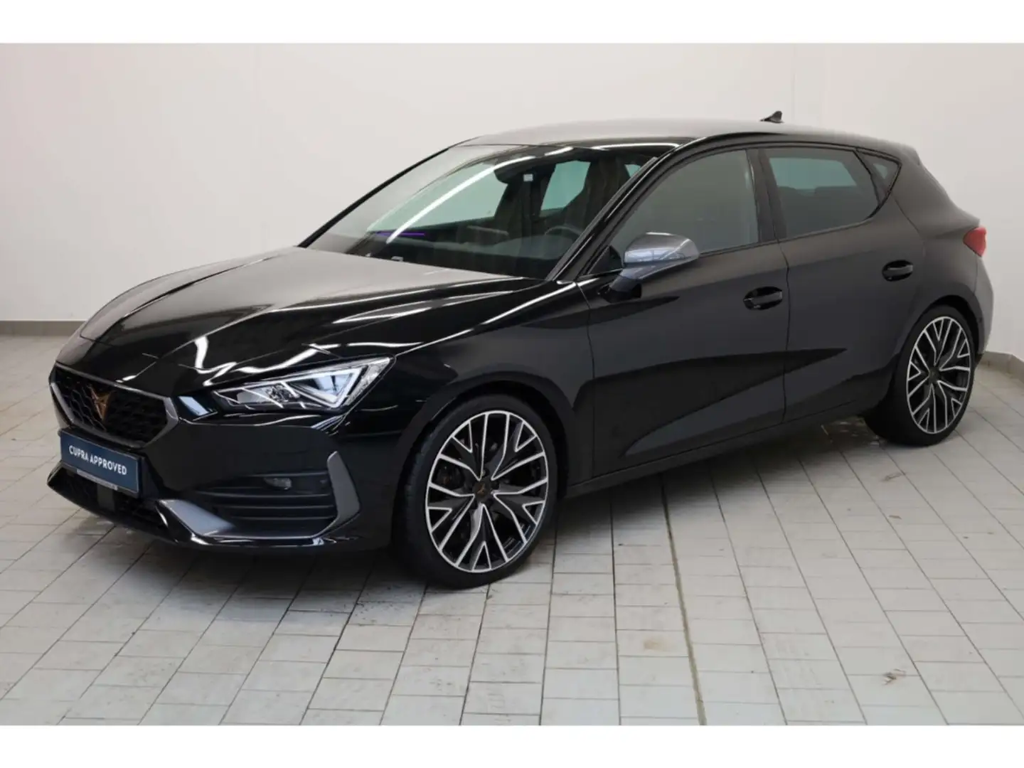 CUPRA Leon 2.0 TSI DSG VZ NAV/LED/19''/RFK/Beats Schwarz - 2