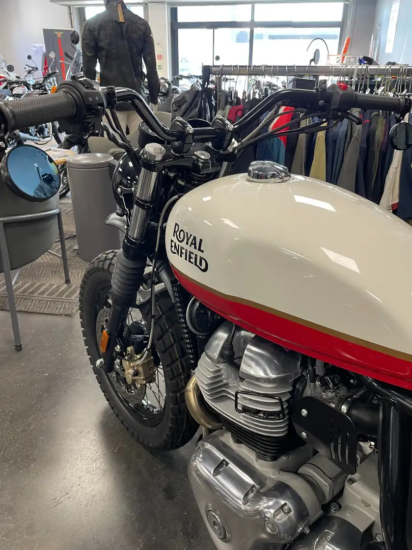 Royal Enfield Interceptor - 2