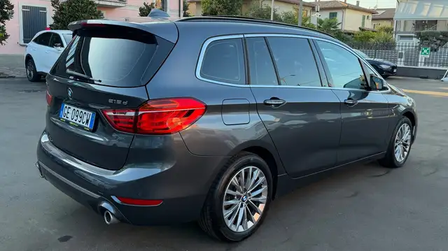 BMW 2 Series view 9