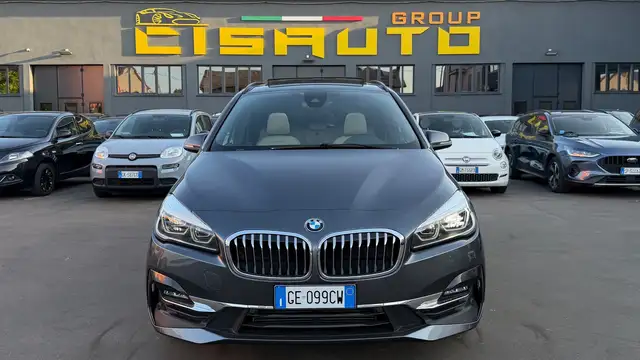 BMW 2 Series view 2