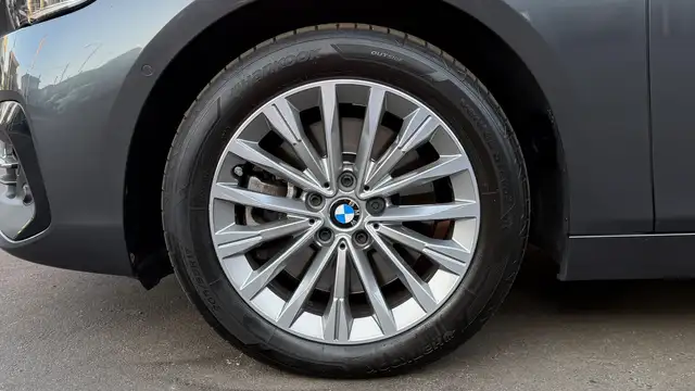 BMW 2 Series view 6