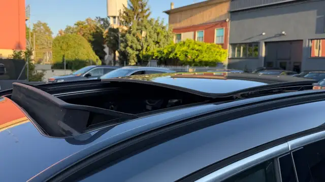 BMW 2 Series view 4