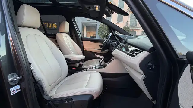 BMW 2 Series view 14