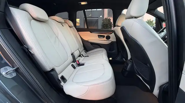 BMW 2 Series view 13