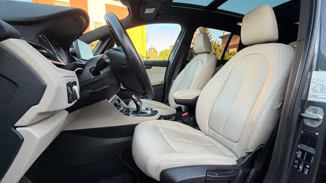 BMW 2 Series view 11