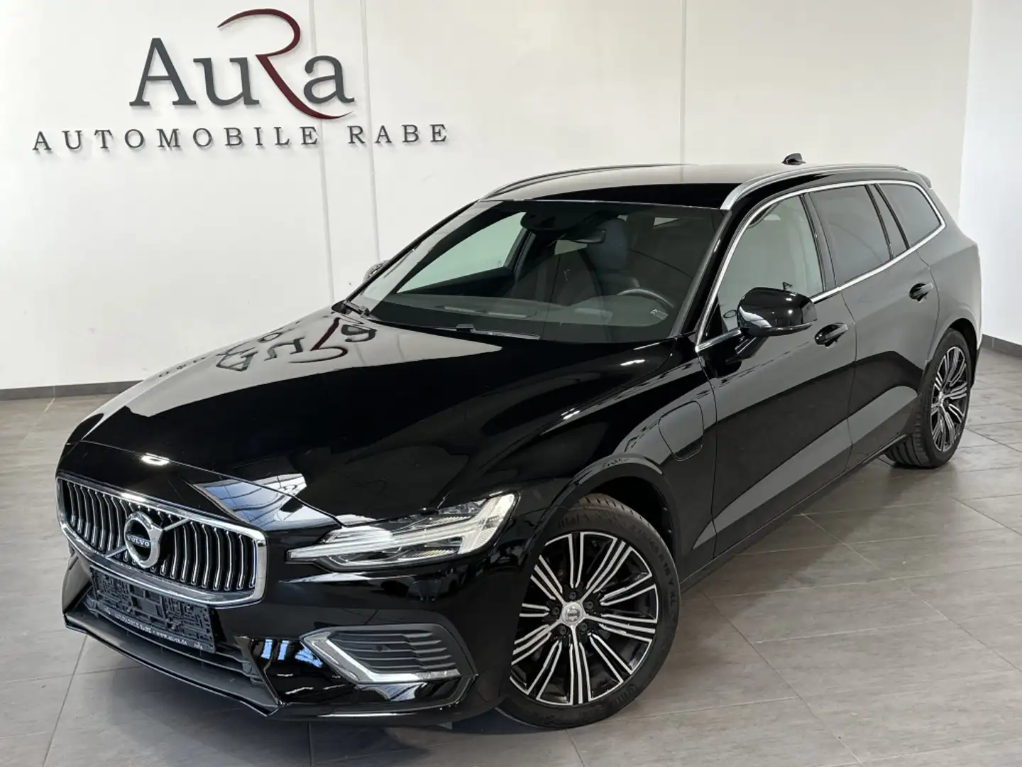 Volvo V60 T8 AWD Inscription Hybrid NAV+LED+H&K+18ZOLL Noir - 2