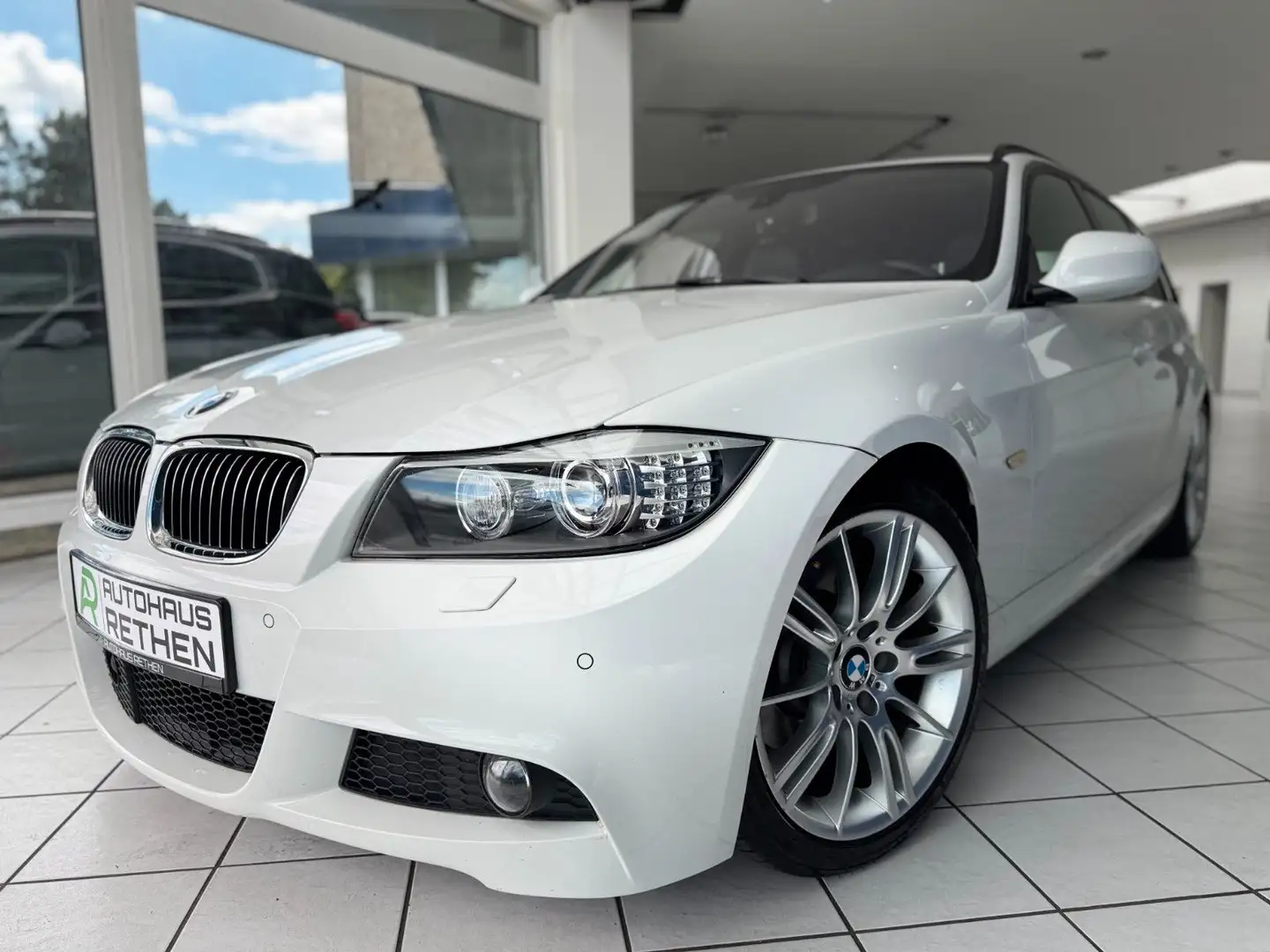 BMW 325 d Touring *M SPORT*ACC*ELEKTR. SITZE*NAVI* Blanc - 1