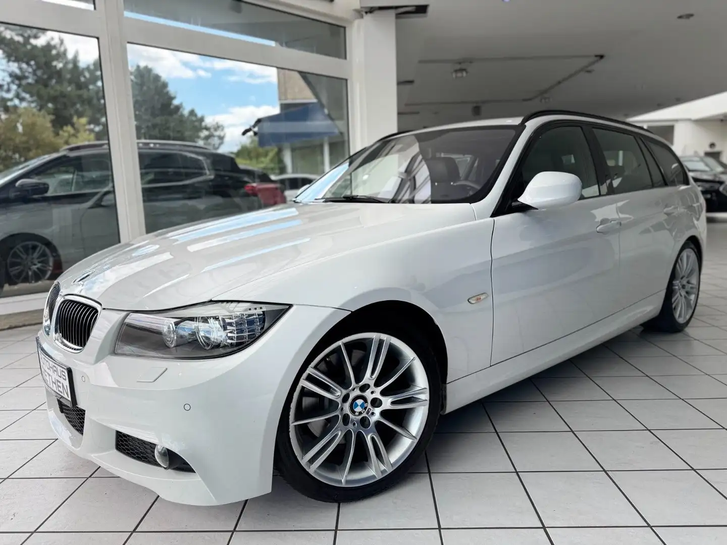 BMW 325 d Touring *M SPORT*ACC*ELEKTR. SITZE*NAVI* Blanc - 2