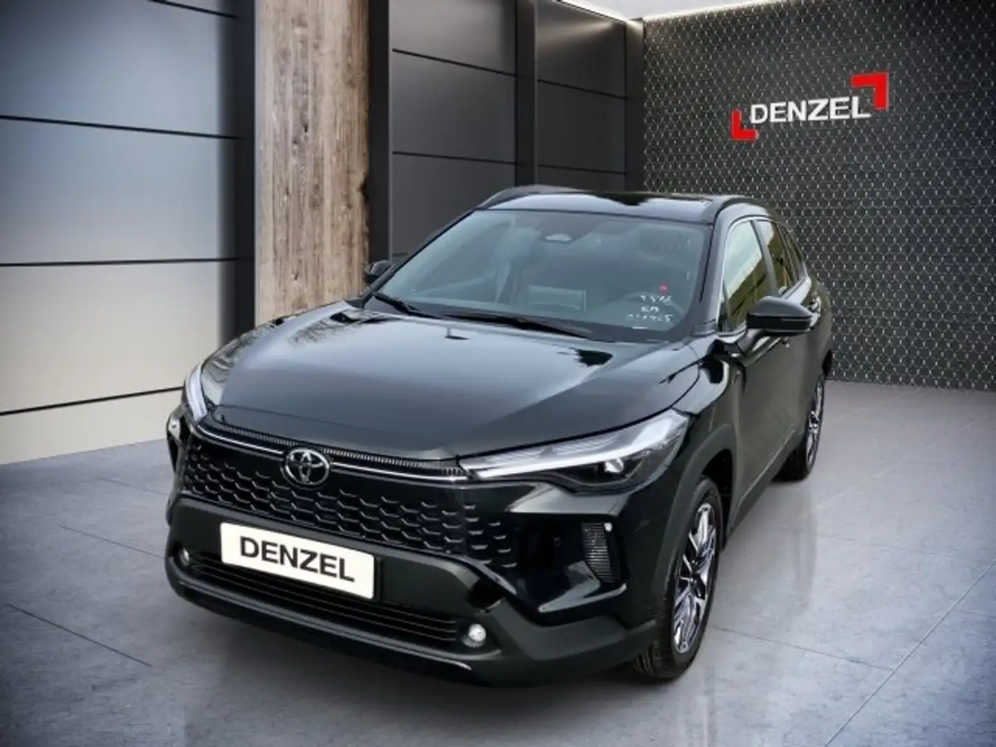 Toyota Corolla Cross 2.0, Active Drive, 4x4 Schwarz - 2