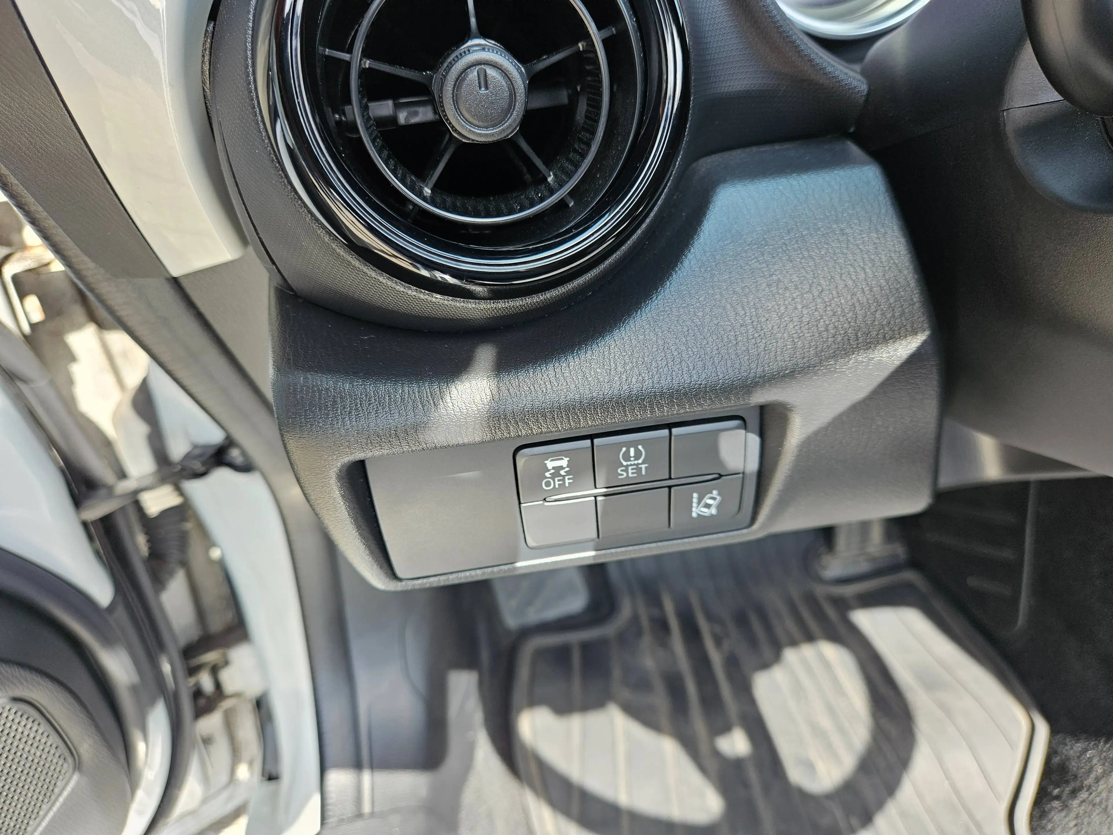 Mazda MX-5 MX-5 1.5i Skyactiv-G — photo 5