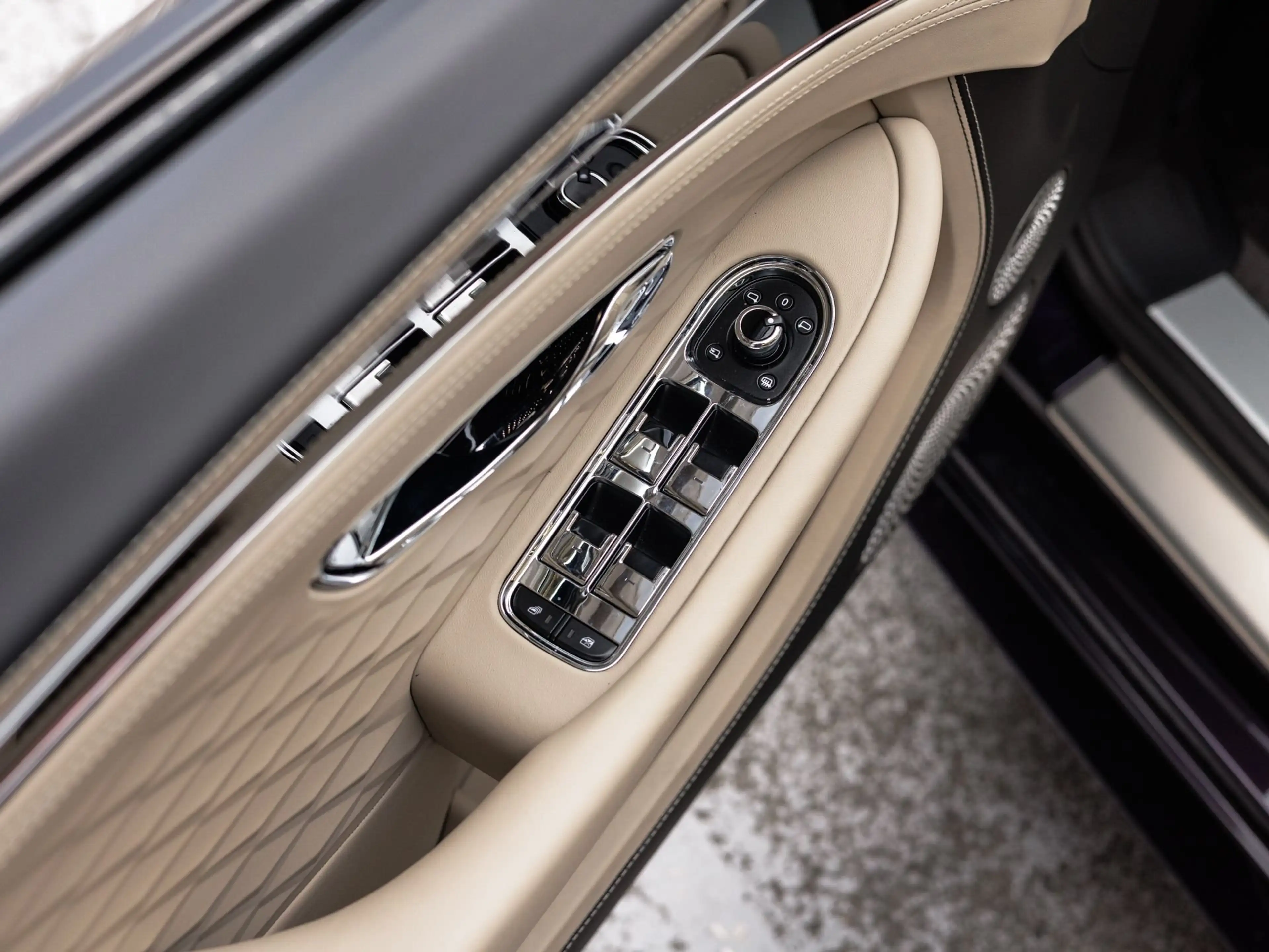 Bentley Continental GTC Speed — photo 15