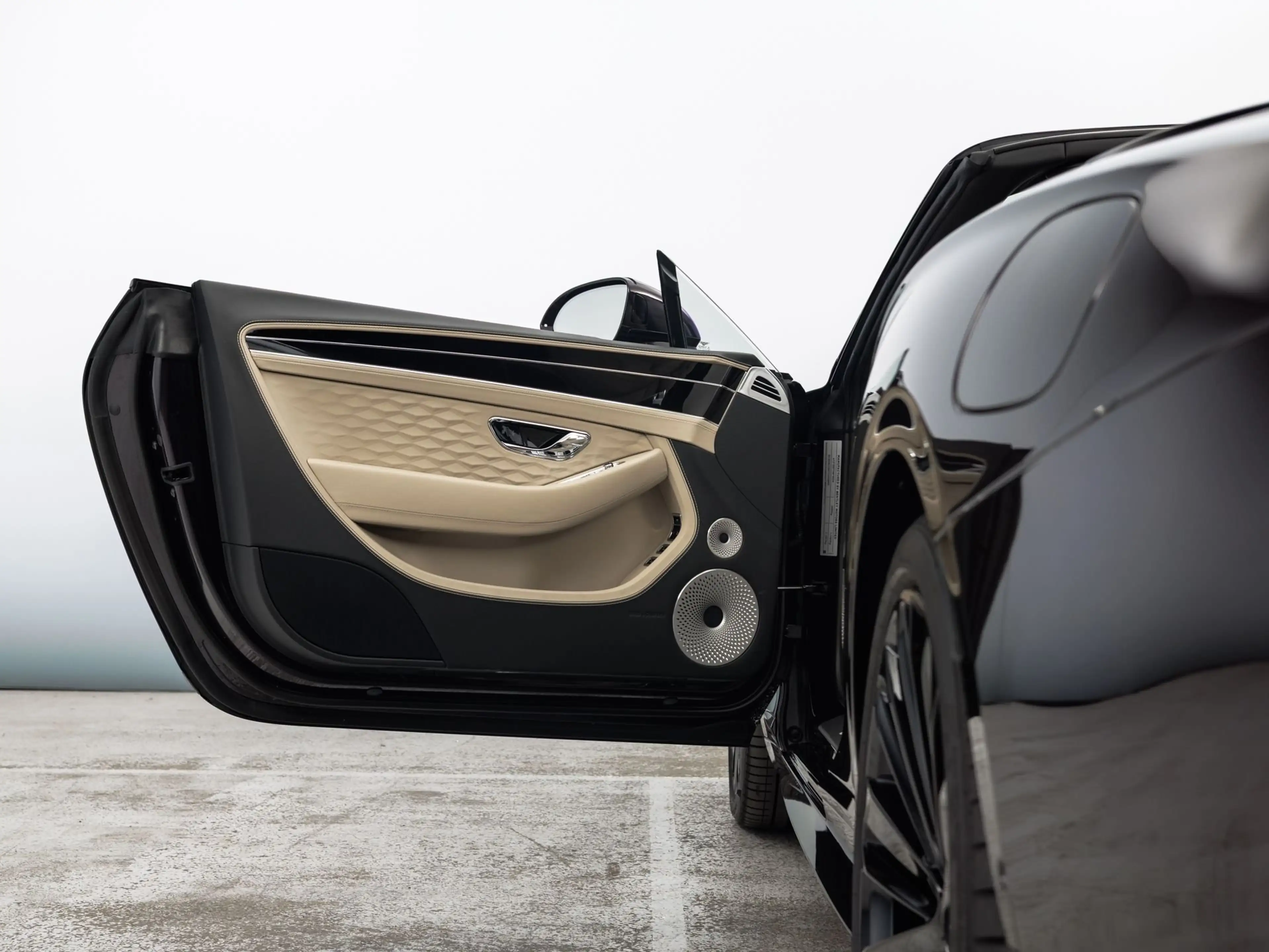 Bentley Continental GTC Speed — photo 14