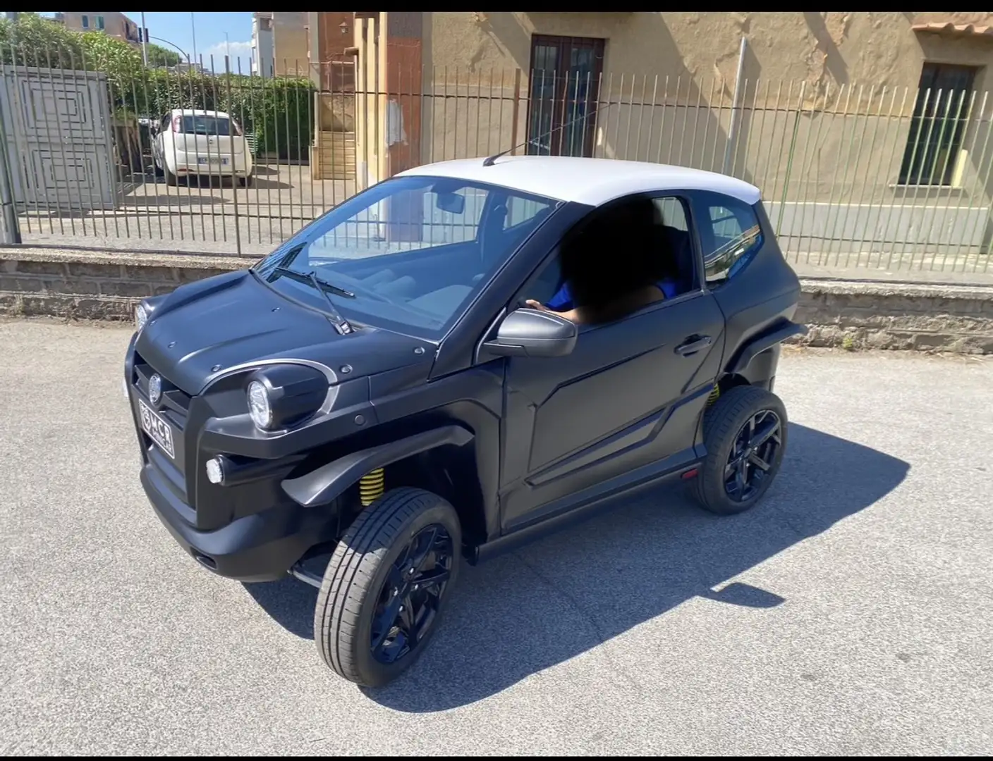 Aixam Mega e-scouty Schwarz - 2