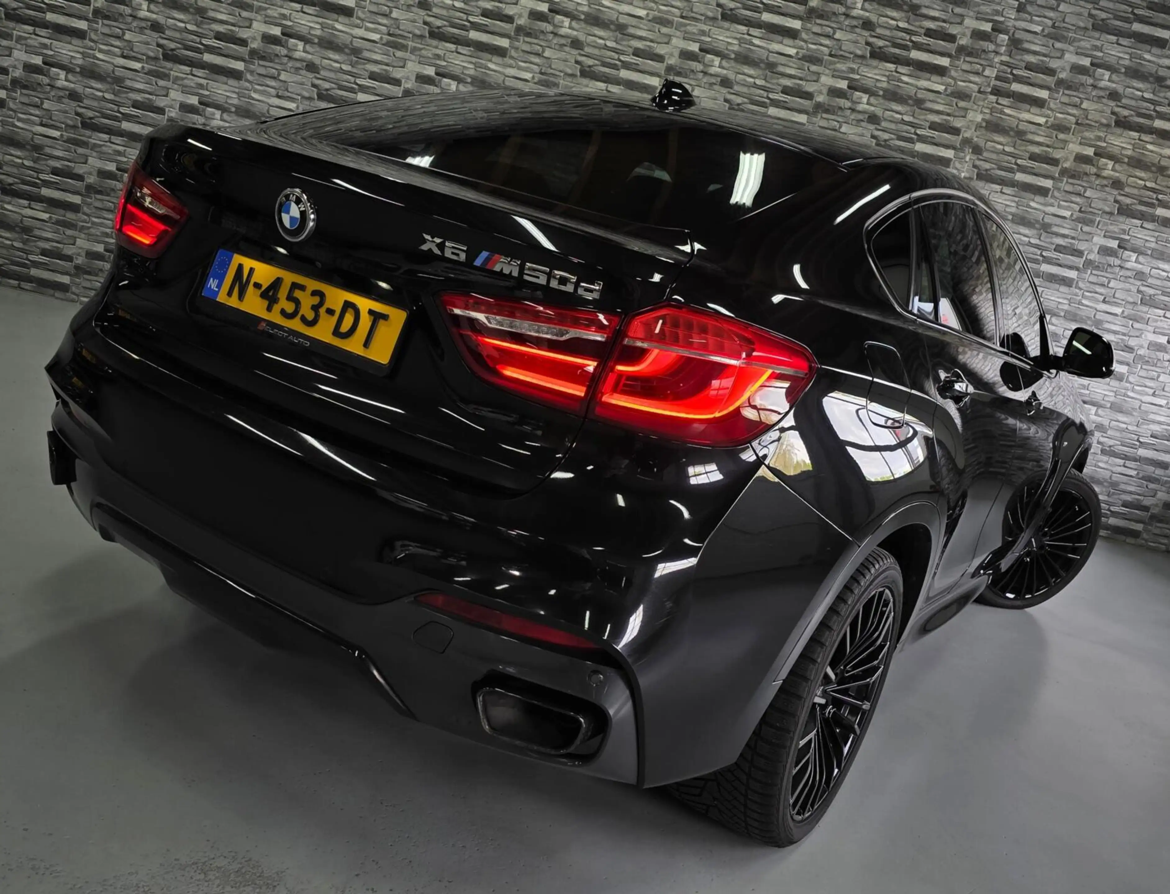 BMW X6 M50d *HUD*360Cam*PANO*Soft-close*Keyless*HarmanKar — photo 2