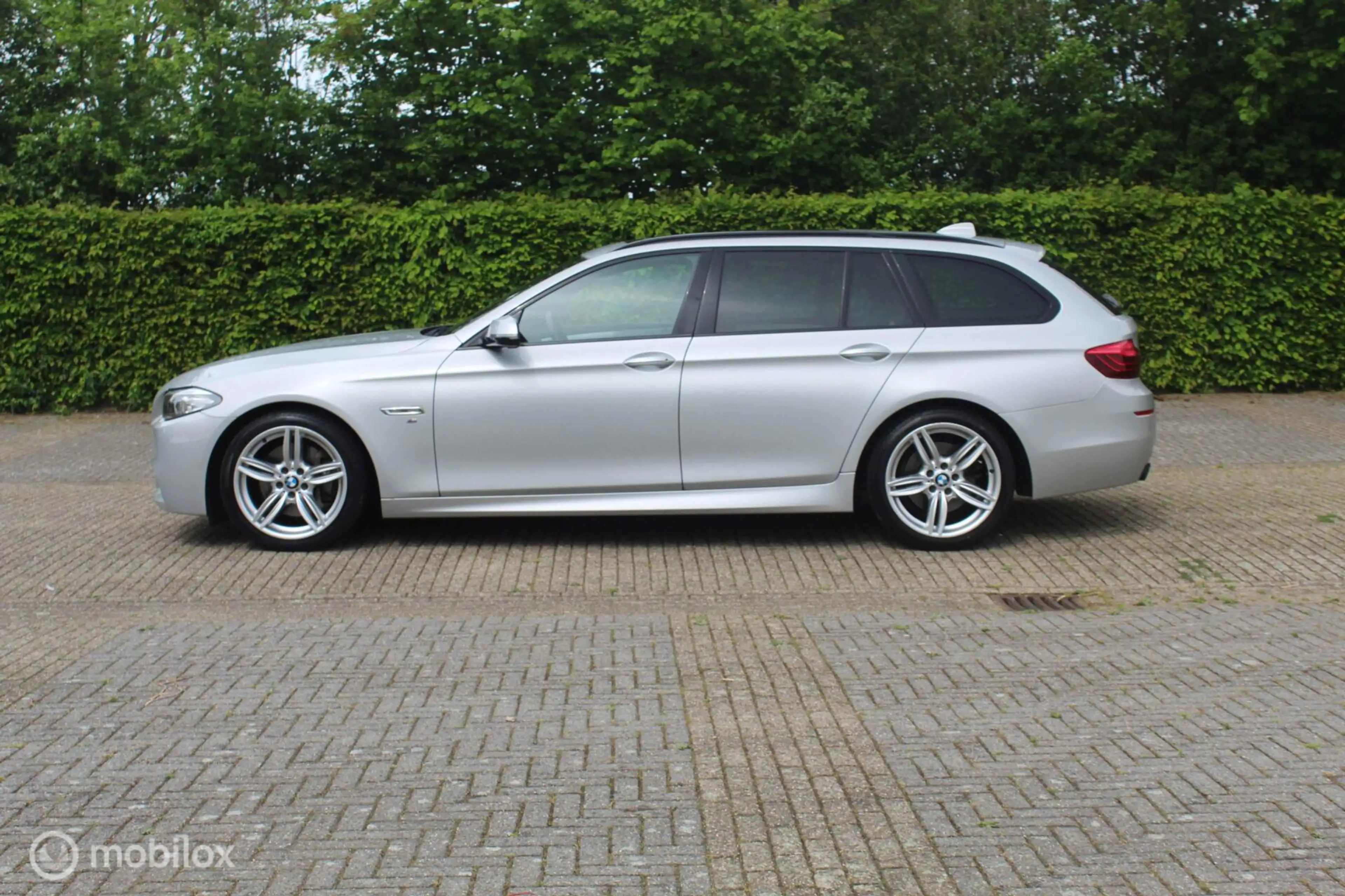 BMW 528 5-serie Touring 528i M Sport Edition High Executiv — photo 10