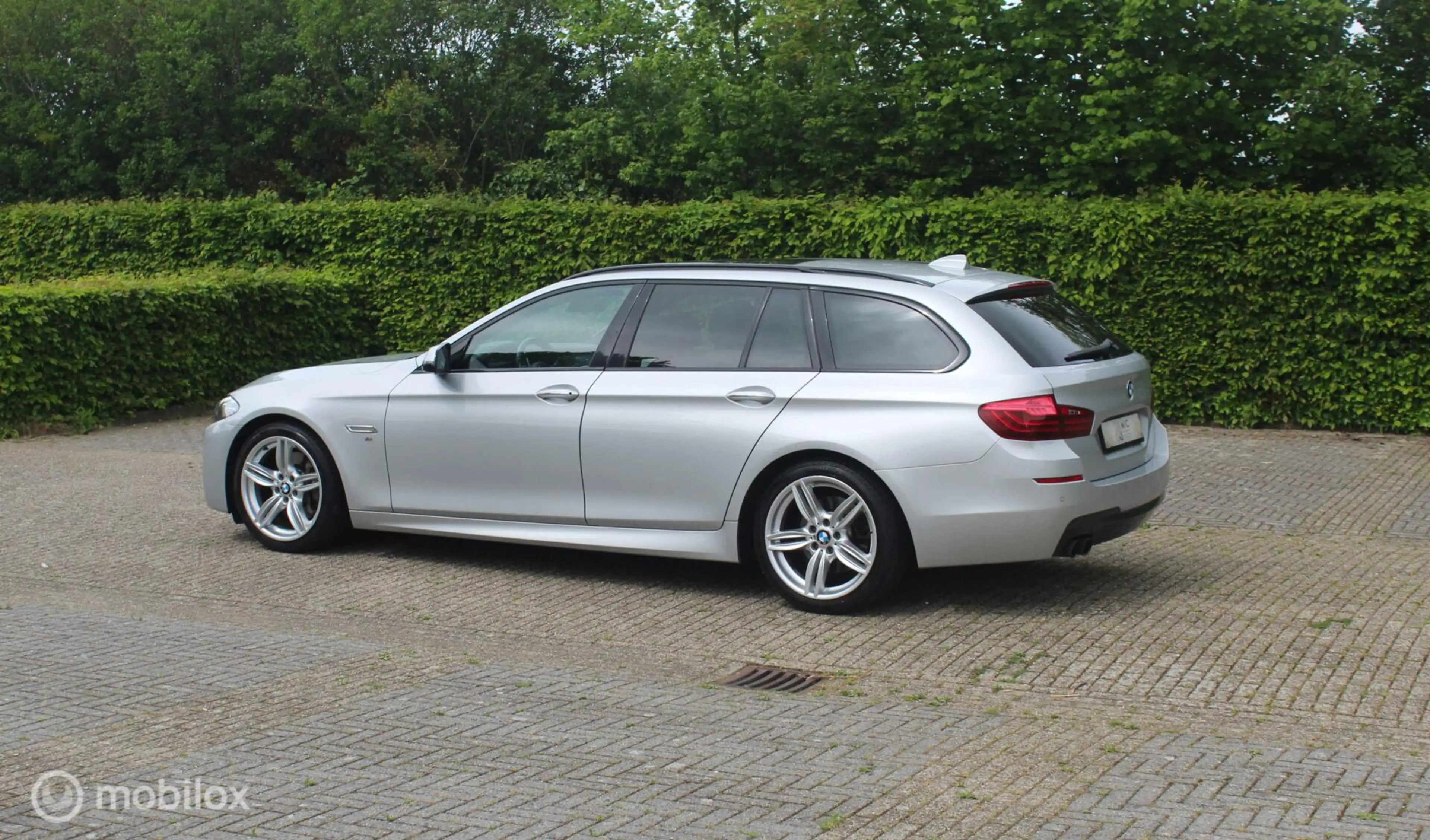 BMW 528 5-serie Touring 528i M Sport Edition High Executiv — photo 11